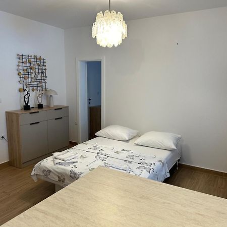 Apartmani Svemir Drage Exterior foto